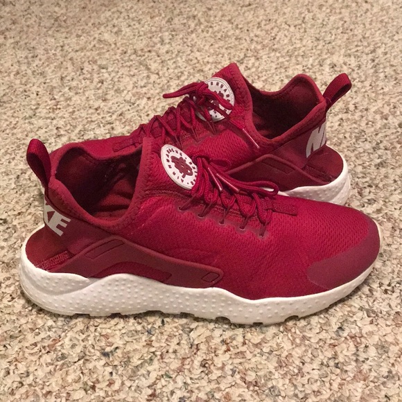 Women’s Nike Air Huaraches - Picture 6 of 7